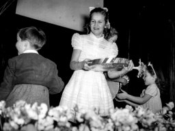 1950.12.22 Premiere _ Das Doppelte Lottchen, Fritz und Margot Pressmar und die Guenther Zwillinge 01